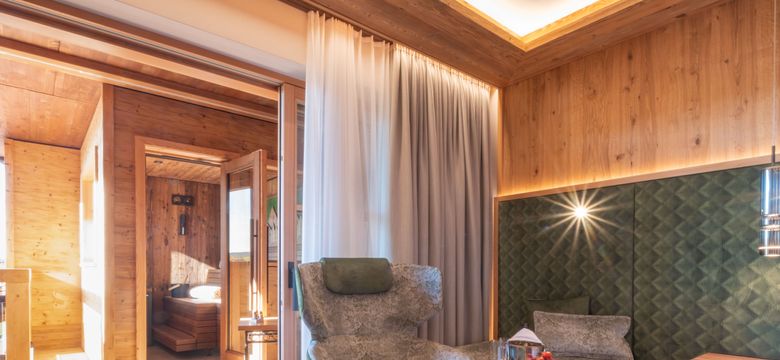 Natur- & Wellnesshotel Brunner Hof 4****S: naturSPA-Wohlfühlsuite "Liebesglück" 46 m² image #4