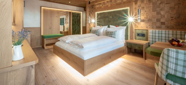 Natur- & Wellnesshotel Brunner Hof 4****S: naturZimmer "Heimattraum" 33 m² image #3