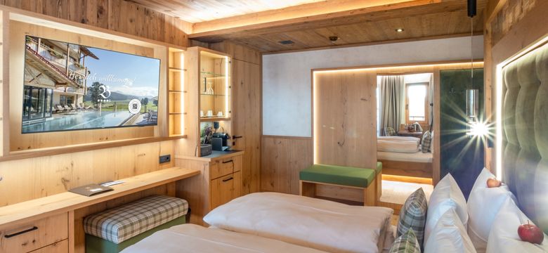 Natur- & Wellnesshotel Brunner Hof 4****S: naturZimmer "Heimattraum" 33 m² image #5