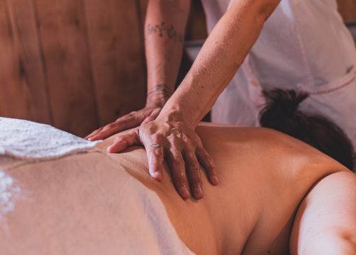 BIO HOTEL Blasla Hof: Rückenmassage - Blasla Hof, Gsies, Pustertal, Trentino-Südtirol, Italien