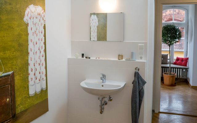 Standard single room with bathroom image 2 - Biohotel Schloss Kirchberg