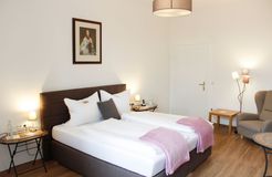 Double room comfort with bathroom (3/6) - Biohotel Schloss Kirchberg