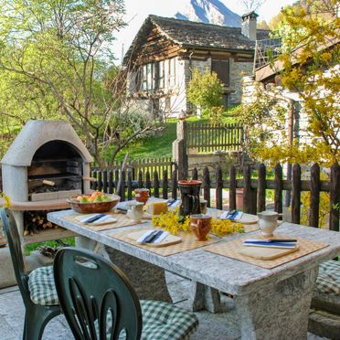 Außen Sommer 1 - Hauptbild, Rustico Marianne, Aquila, Tessin, Tessin, Schweiz