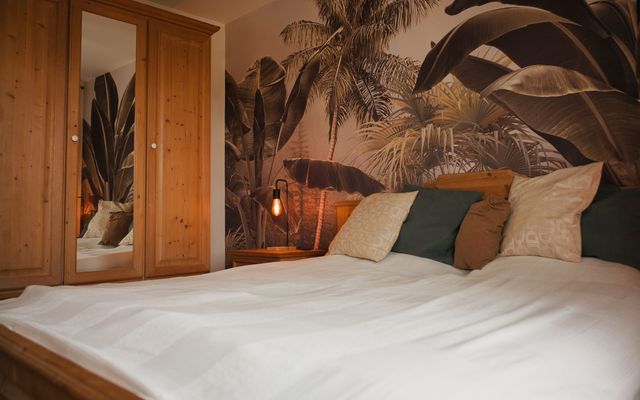 Schlafzimmer mit Doppelbett