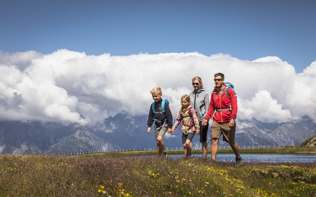 Familotel Pitztal Kinderhotel Stefan: Herbstferien im Pitztal - bis zu 2 Kinder unter 7 Jahre GRATIS