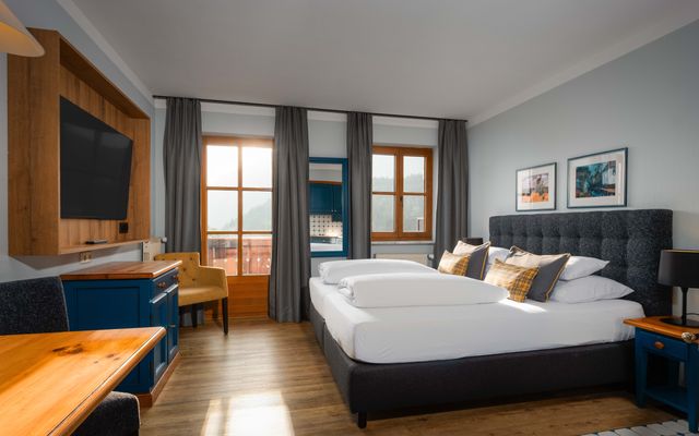 double room lake view image 3 - MONDI Hotel & Appartements am Grundlsee