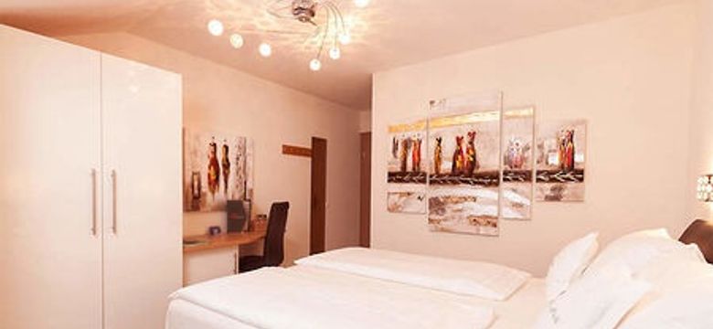 Hotel MY Kramerwirt: Typ 3 - Kleines Mansarden Doppelzimmer image #2