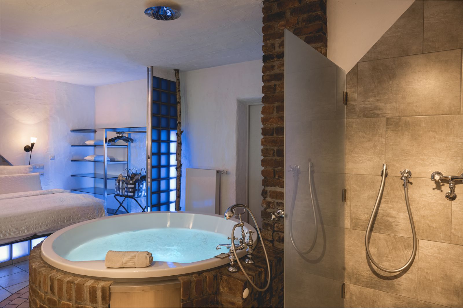 Blaue Wellness Suite image 3 - Land Gut Höhne