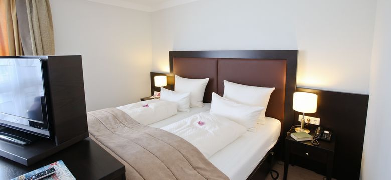 Holzapfel Wellness- und Thermenhotel: Doppelzimmer Deluxe Süd image #1