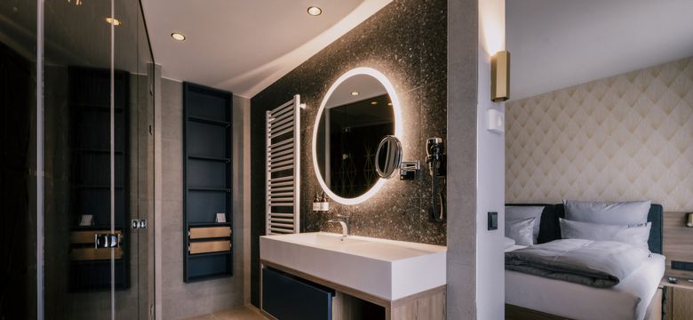Holzapfel Wellness- und Thermenhotel: Standard Doppelzimmer image #3