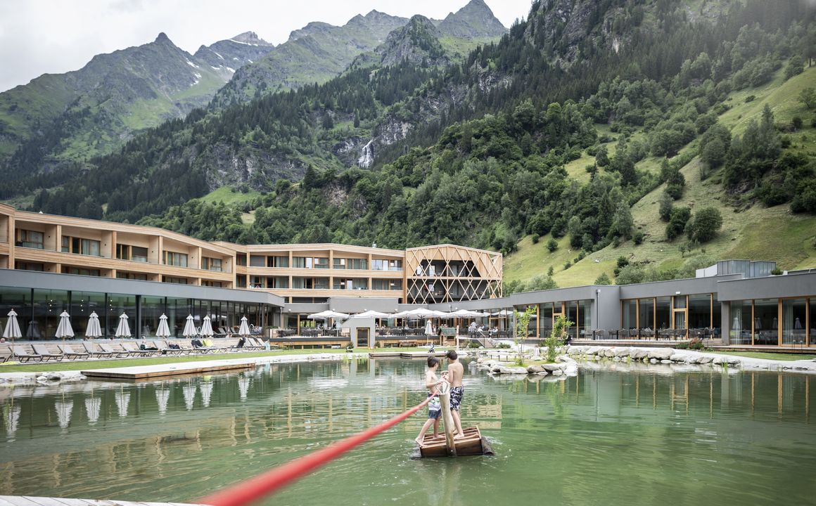 Feuerstein Nature Family Resort in Brenner, Trentino-Südtirol, Italien - Bild #1