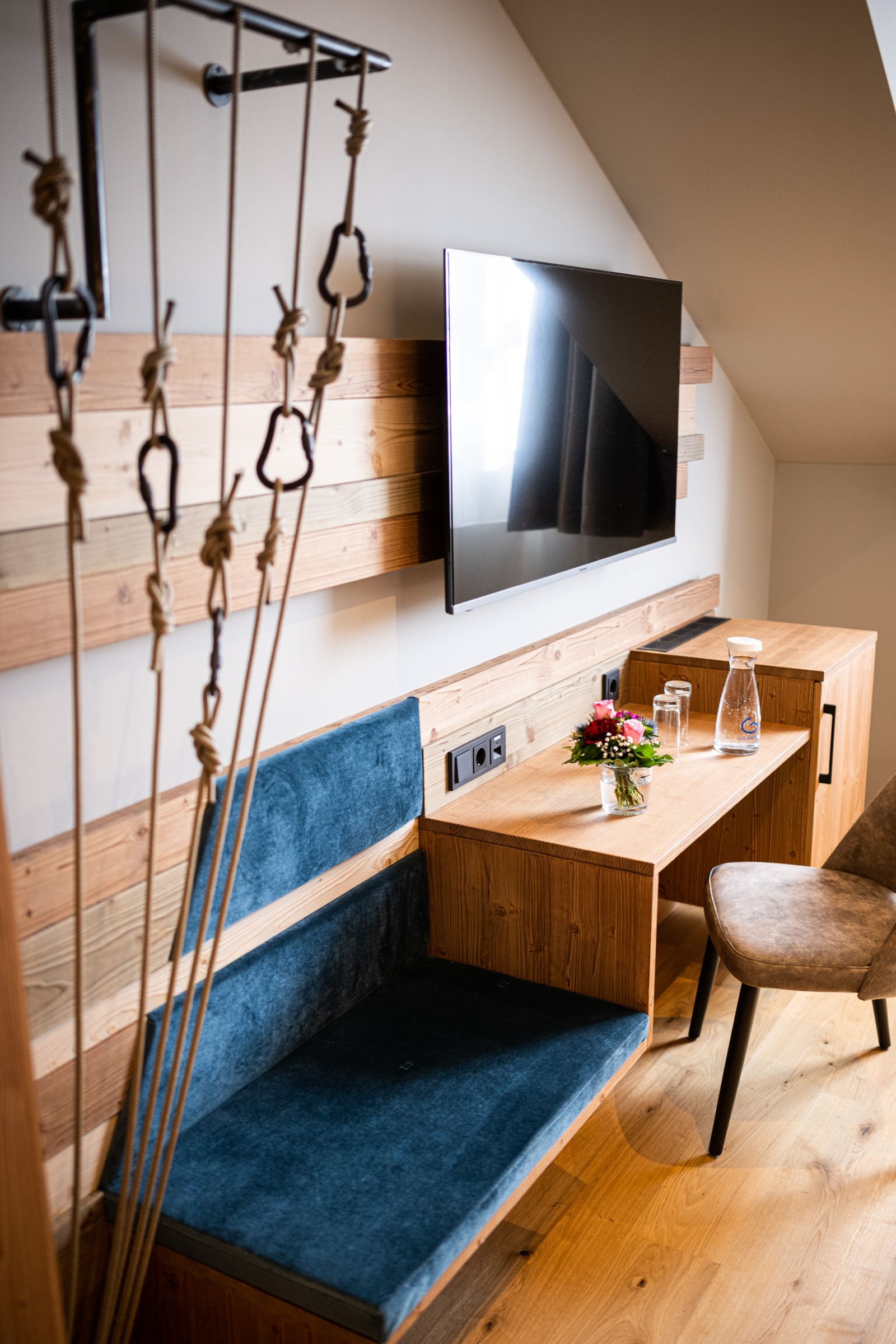 Alpin Design Doppelzimmer image 5 - AlpinLifestyleHotel Löwen & Strauss