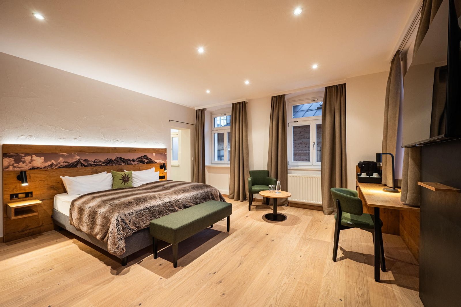 Alpin Juniorsuite image 2 - AlpinLifestyleHotel Löwen & Strauss