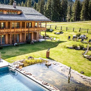 Aussenpool-Tirler- Dolomites Living Hotel