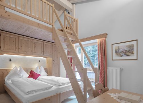 Mulit-Bed Room Classic – with 3 beds on mezzanine floor (1/2) - Aqua Bad Cortina