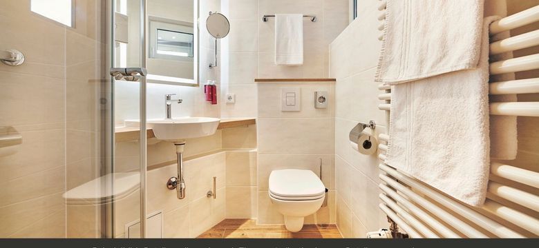 Hotel Kronelamm im Schwarzwald: Burgblick im Gästehaus (Nebengebäude) image #4