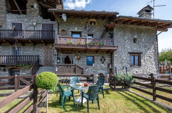 Outside Summer 1 - Main Image, Maison Meynet, Sarre, Ville Sur Sarre AO, Aosta Valley, Italy