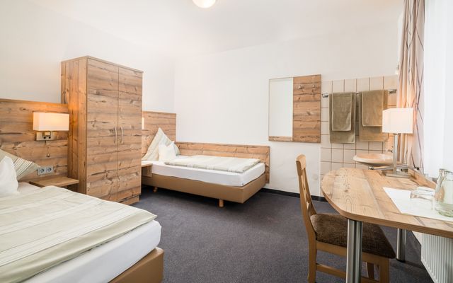 Hotel Zimmer: Doppelzimmer Economy mit zwei Einzelbetten - Hotel Haus Nussbaum