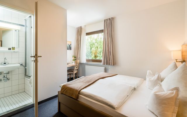 Hotel Zimmer: Doppelzimmer Klassik Doppelbett - Hotel Haus Nussbaum