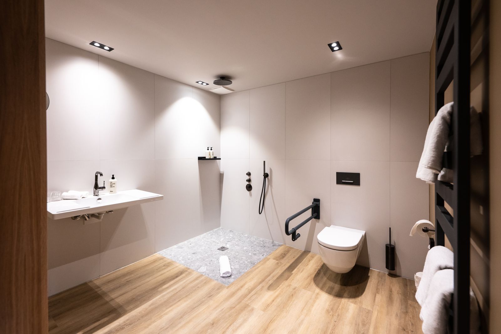 Doppelzimmer Komfort barrierefrei image 2 - Thöles Hotel Bücken