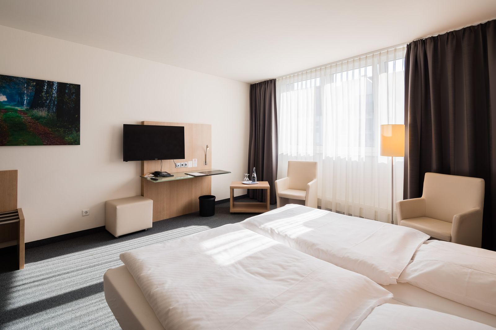 Zweibettzimmer mit Blick in den Innenhof image 1 - Thöles Am Allerpark Verden