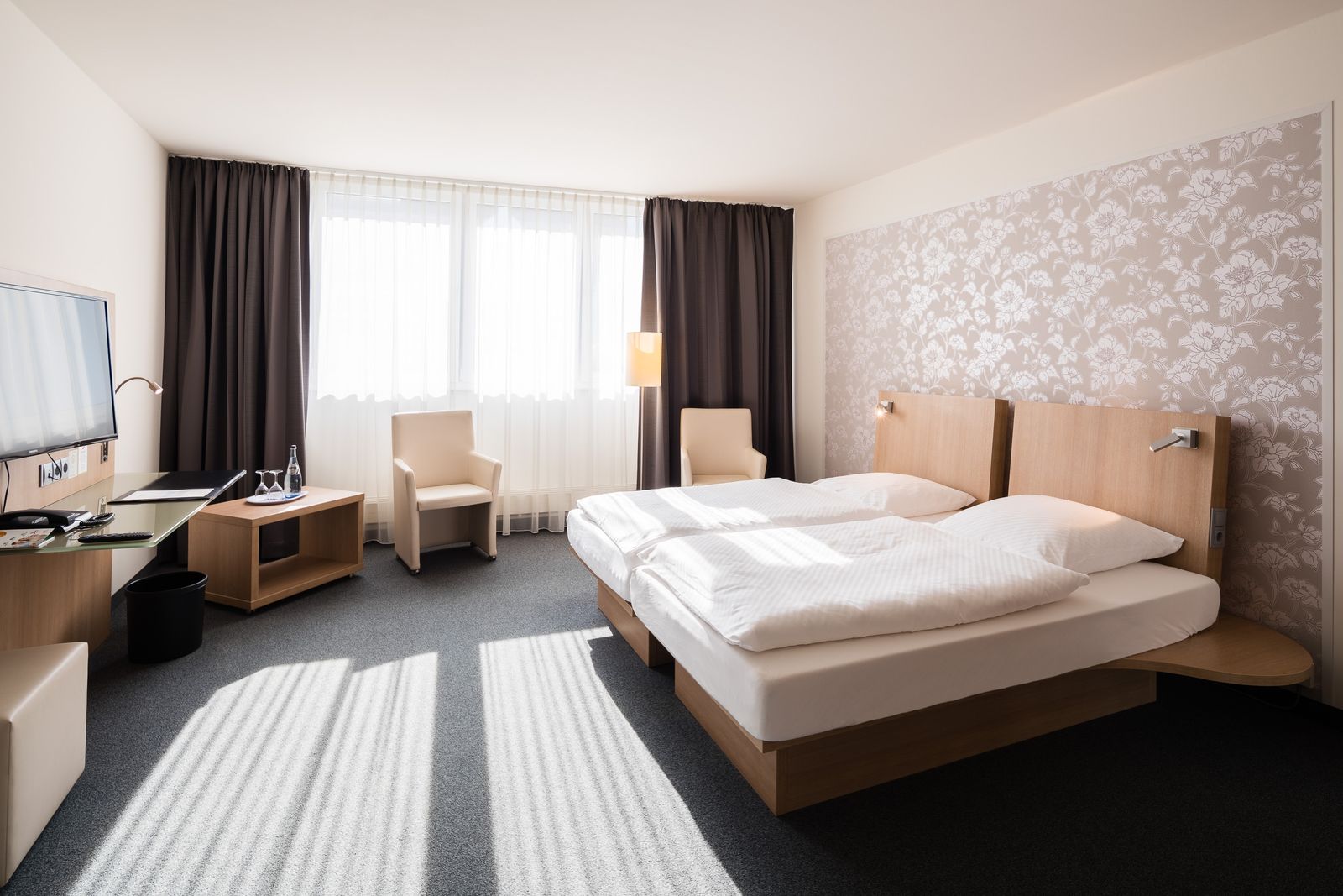 Zweibettzimmer mit Blick in den Innenhof image 2 - Thöles Am Allerpark Verden