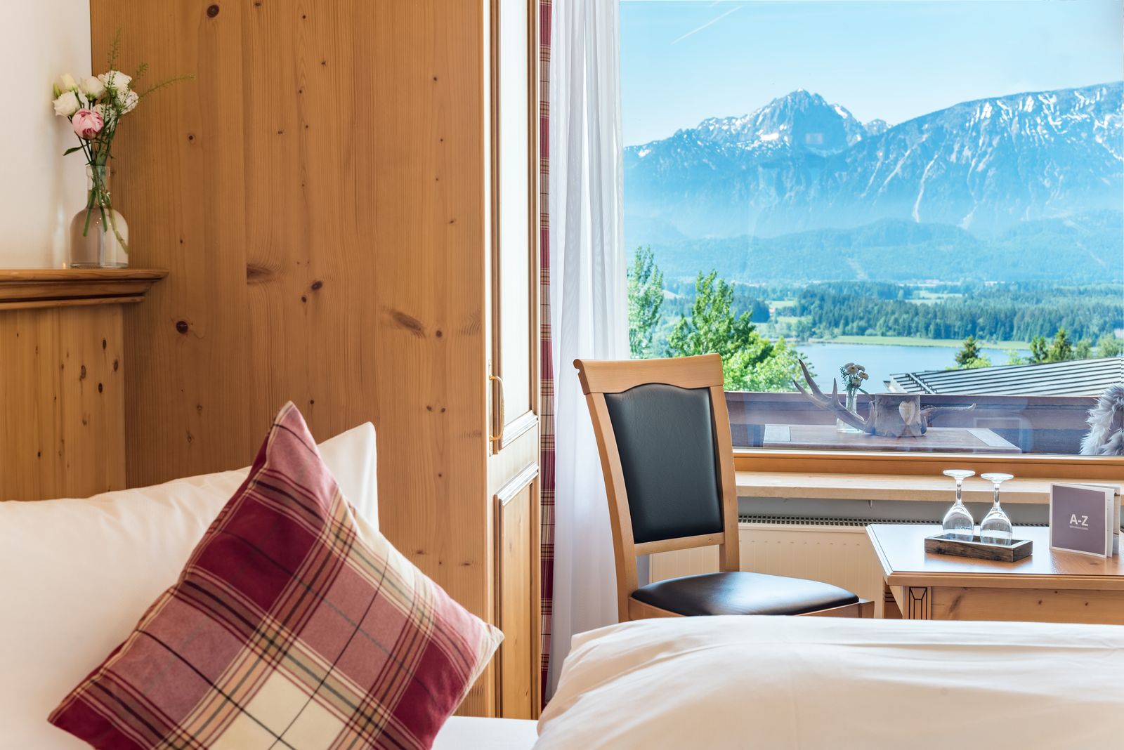 Doppelzimmer Seeblick image 3 - Hartungs Hoteldorf