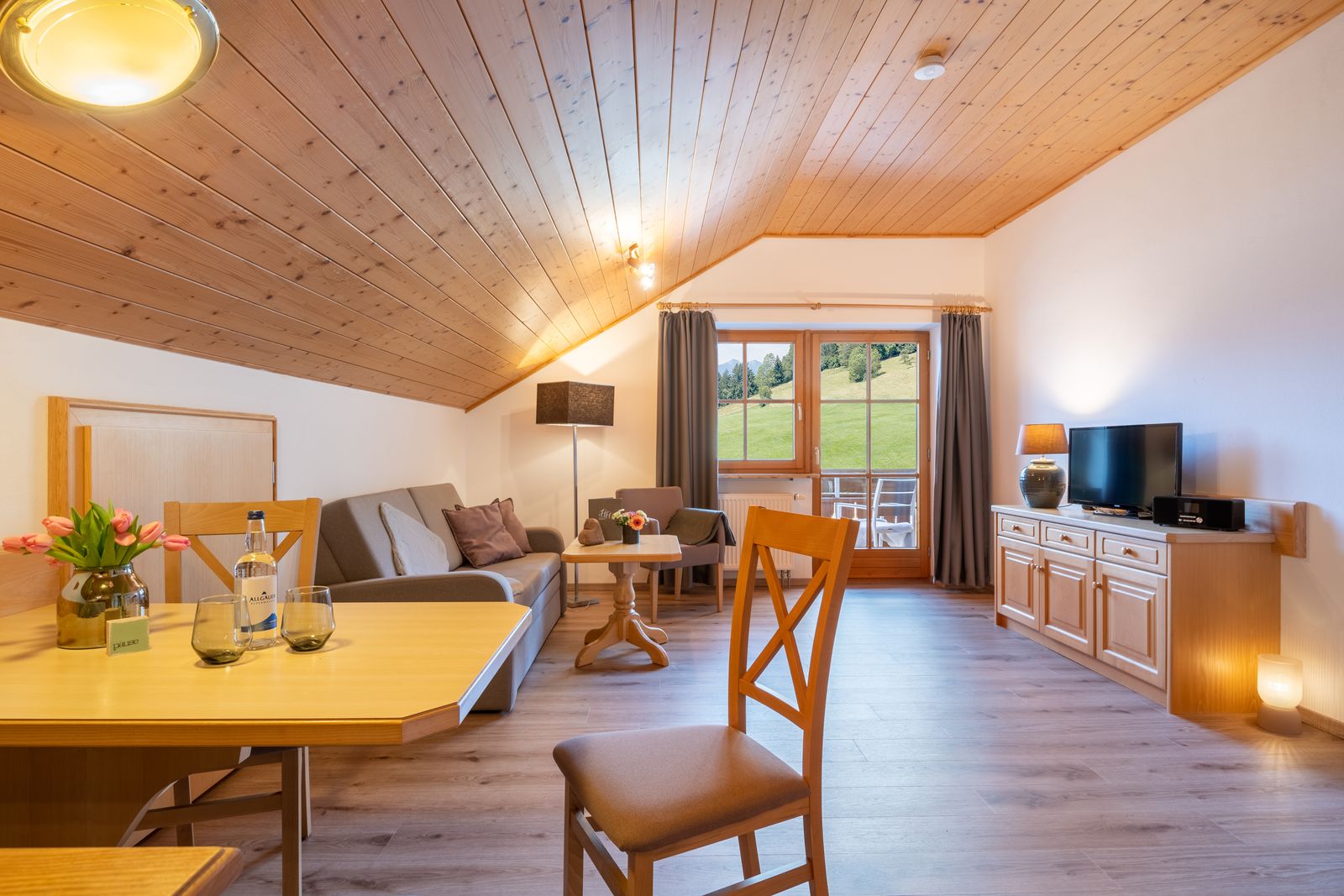 Nachtigall image 1 - Hartungs Hoteldorf