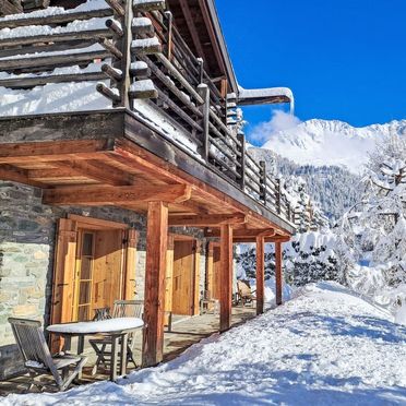 Outside Winter 26, Chalet Filaos in Verbier, Verbier, Wallis, Valais, Switzerland