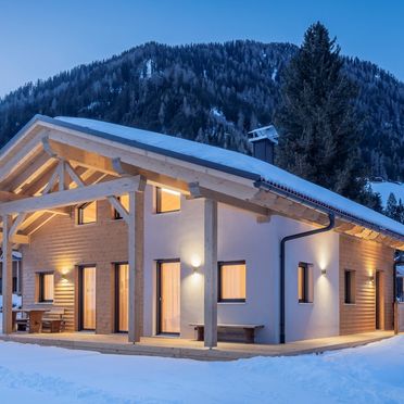 Winter, Chalet am Zirm, Weissenbach, Trentino-Südtirol, Trentino-Südtirol, Italien