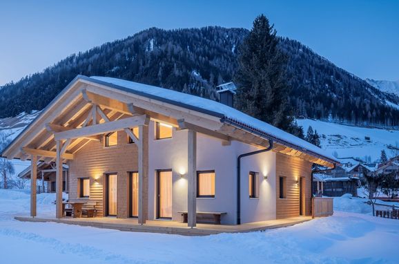 Winter, Chalet am Zirm, Weissenbach, Trentino-Südtirol, Trentino-Südtirol, Italien