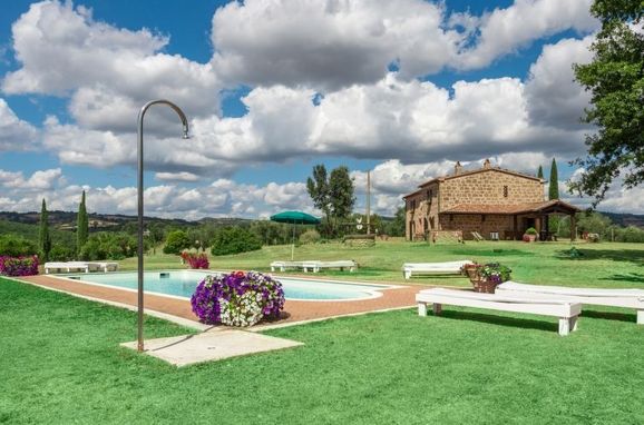 Outside Winter 1 - Main Image, Casale Poggio Lupinaio, Manciano, Maremma Binnenland, Tuscany, Italy