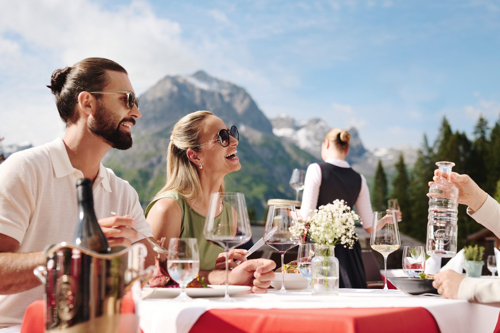 GENUSSEXPERTEN image 1 - Burg Hotel 