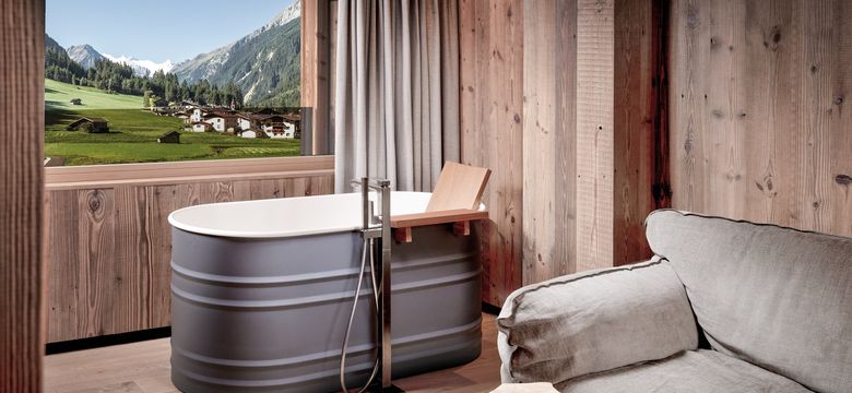 Vitalhotel Edelweiss: Turm-Suite mit Bergblick & Balkon image #1