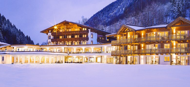 Vitalhotel Edelweiss: Active late fall hiking and skiing