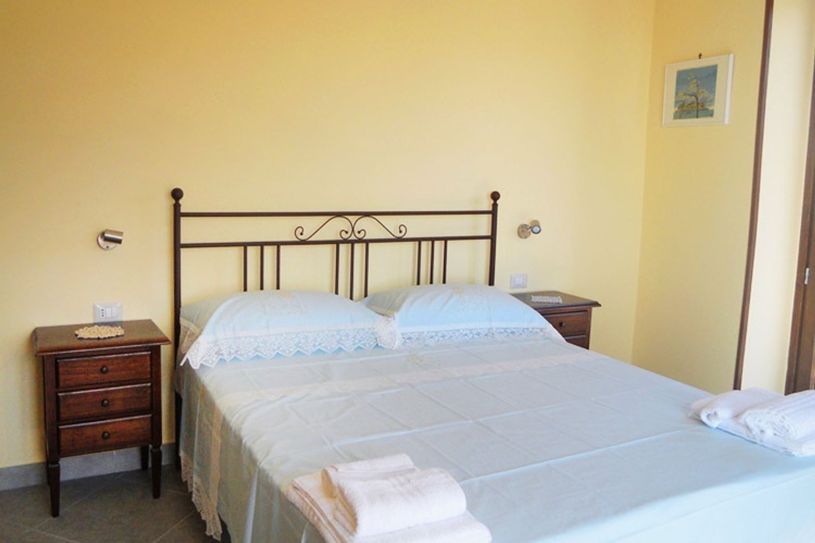 Doppelzimmer Giglio image 1 - Delizie Tra i Campanili Affittacamere | Cilento | Kampanien | Italien