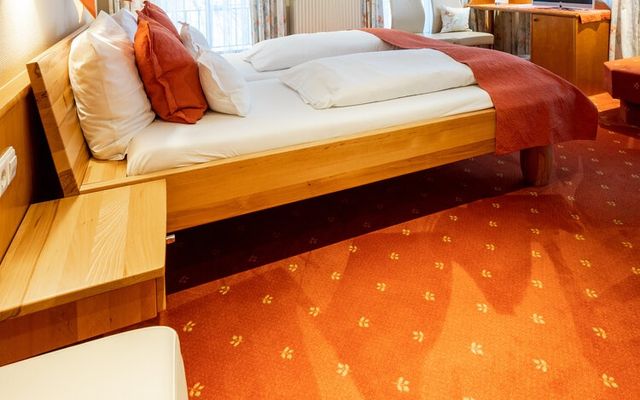 Kicsi - rusztikus - kétágyas szoba image 3 - Hotel zum Ochsen | Schönwald | Baden Württemberg