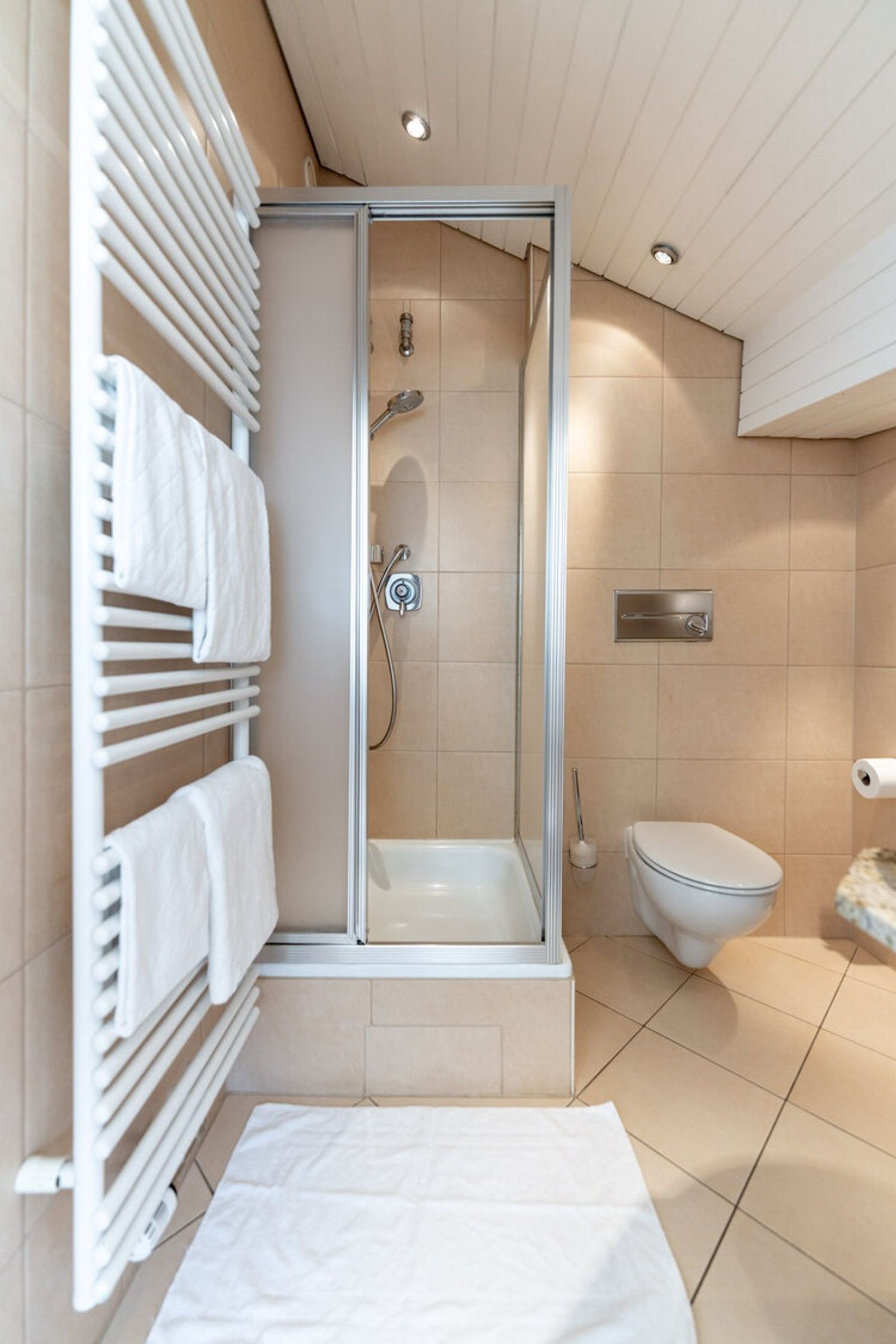 Mittel - modern - Doppelzimmer image 3 - Hotel zum Ochsen | Schönwald | Baden Württemberg