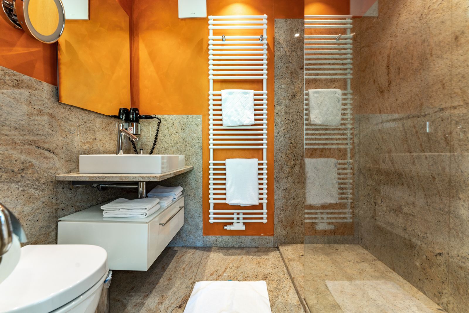 Klein - modern - Doppelzimmer image 2 - Hotel zum Ochsen | Schönwald | Baden Württemberg
