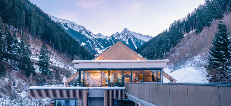 ZillergrundRock Luxury Mountain Resort: Tiroler Winter & Skizauber