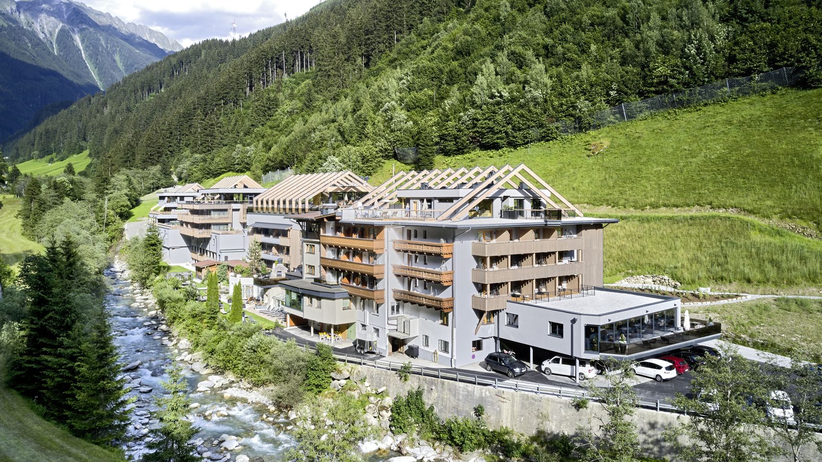 https://www.youtube.com/watch?v=xo9x9XSlSi4 - ZillergrundRock Luxury Mountain Resort