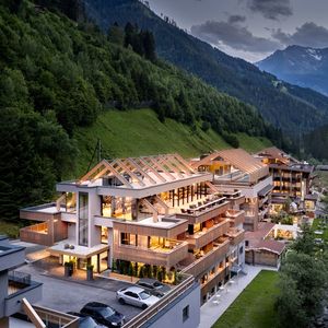 ZillergrundRock Luxury Mountain Resort-image-8