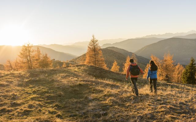 Wandern im Herbst Pärchen