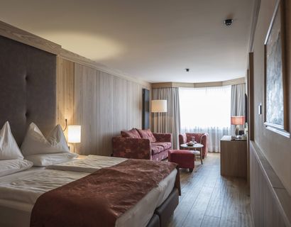 ADLER Spa Resort DOLOMITI: Doppelzimmer Superior mit Balkon