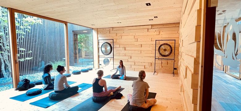 ADLER Spa Resort DOLOMITI: Ashtanga Yoga in the Dolomites