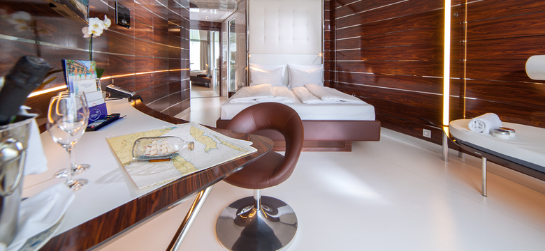 Hotel Victory Therme Erding: yacht cabin image #1