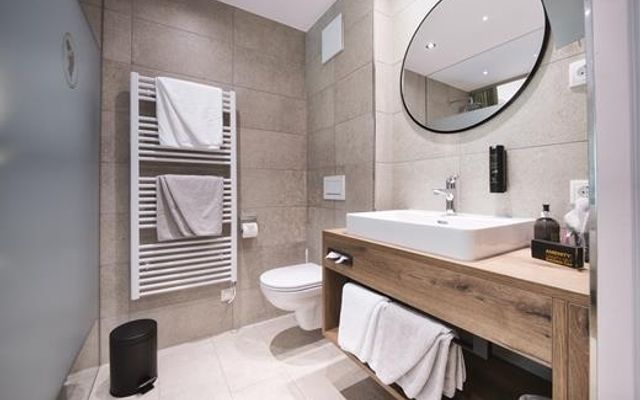  Doppelzimmer image 4 - Hotel die Arlbergerin | St.Anton a. Arlberg | Tirol | Austria