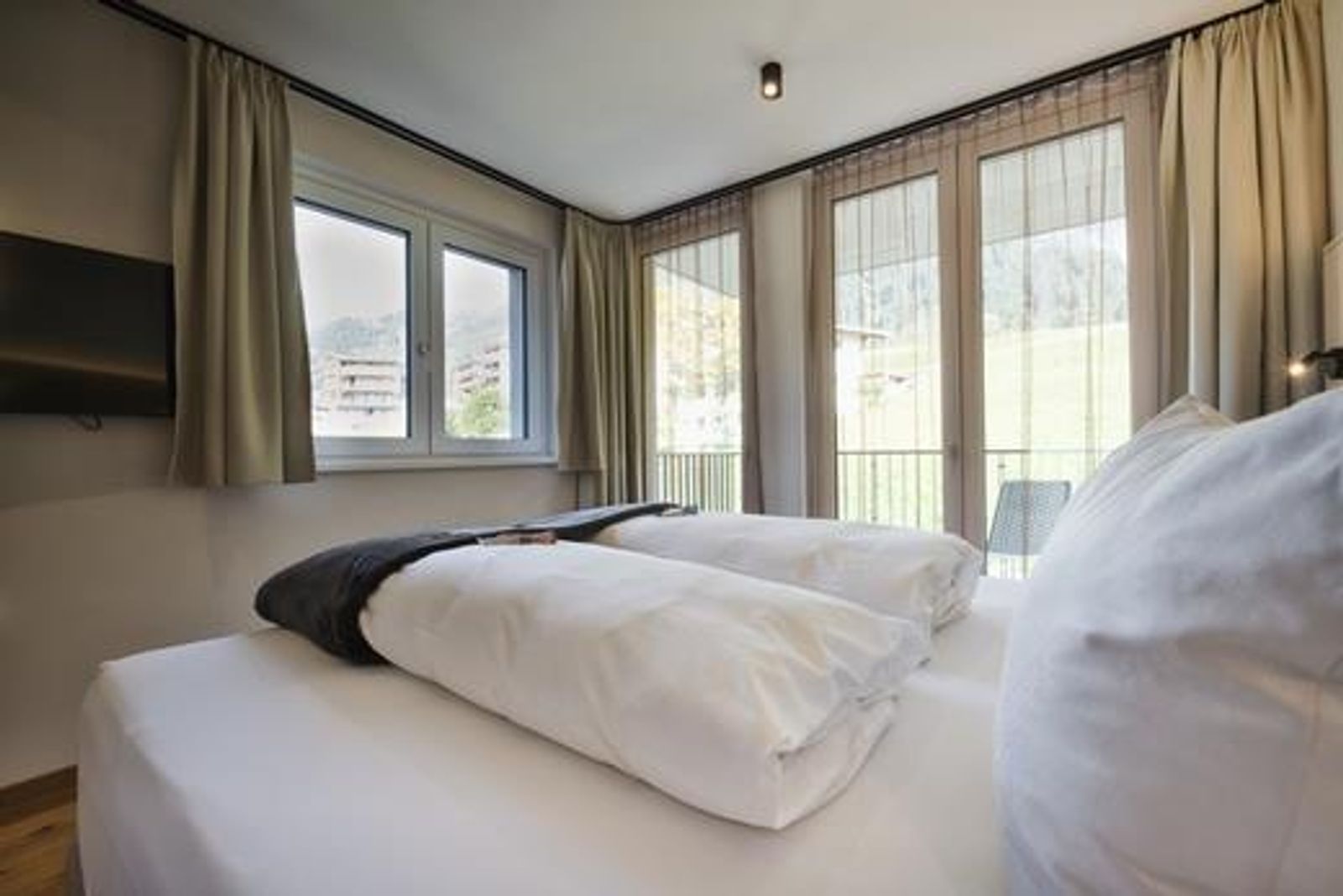  Doppelzimmer image 8 - Hotel die Arlbergerin | St.Anton a. Arlberg | Tirol | Austria