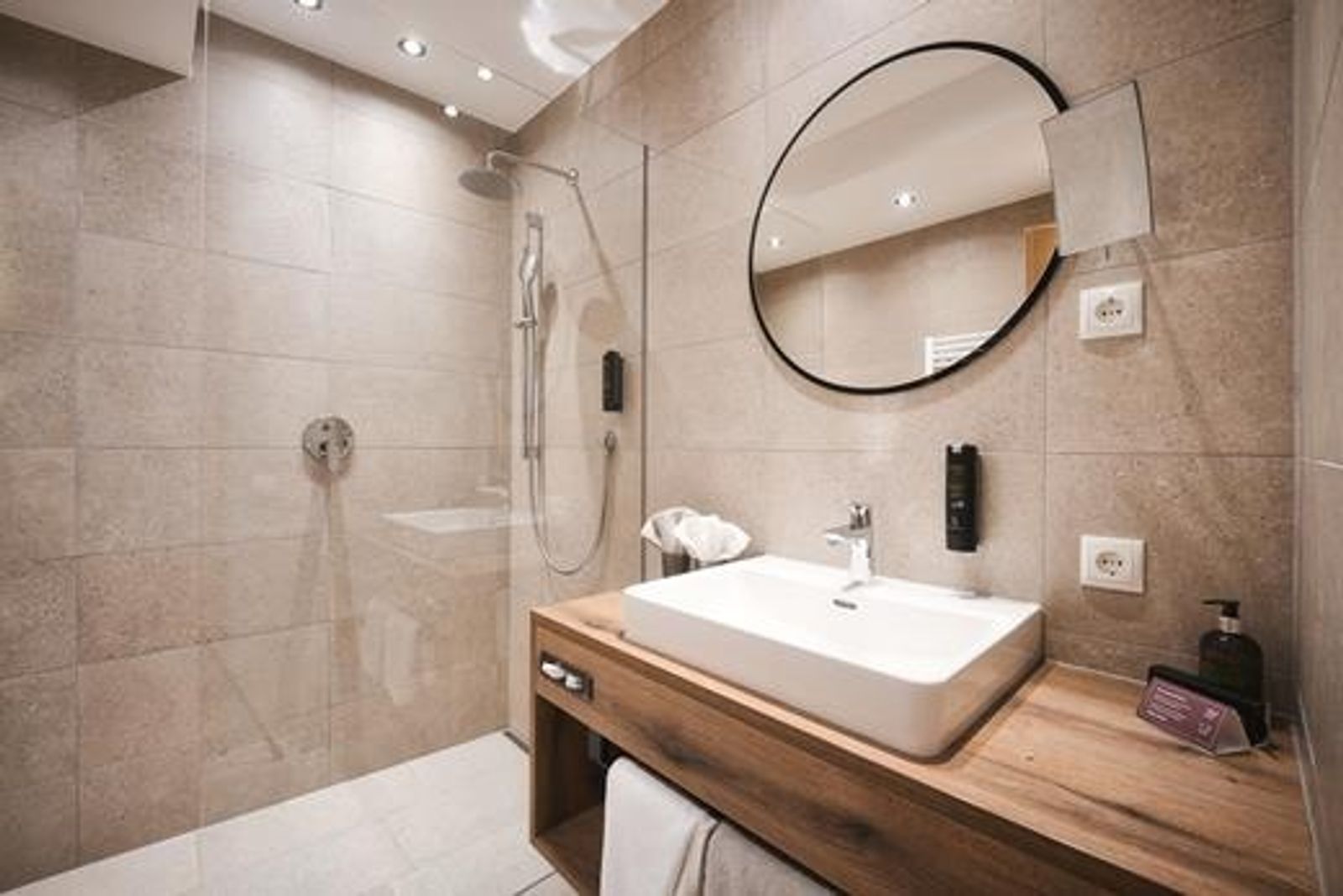 Doppelzimmer image 3 - Hotel die Arlbergerin | St.Anton a. Arlberg | Tirol | Austria