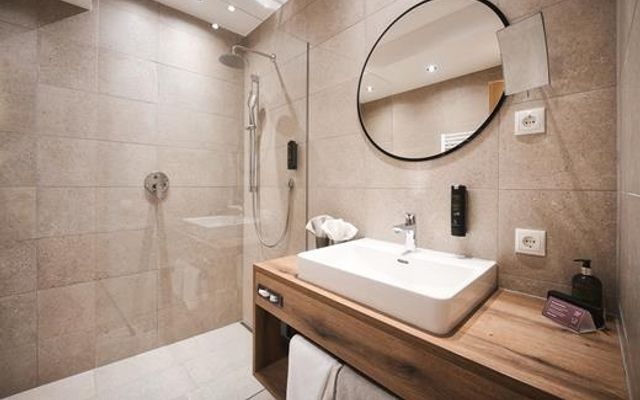 Doppelzimmer image 3 - Hotel die Arlbergerin | St.Anton a. Arlberg | Tirol | Austria